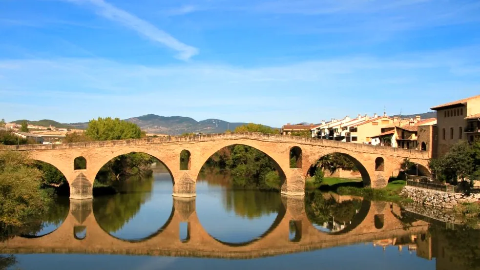 Puente la Reina, en Tierra Estella (Navarra)